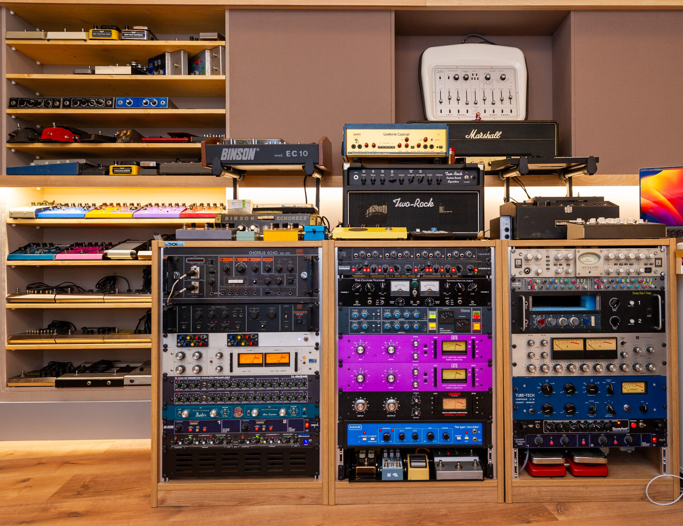 Amplificatori a valvole, EMS Synthi Hi-Fli ed eco a nastro in WiBe Room